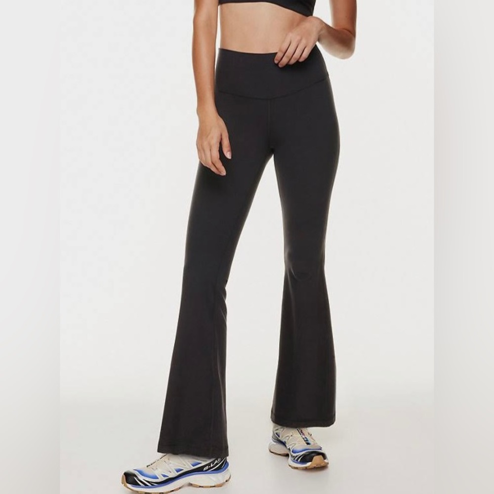Tna Butter Aritzia Hi-Rise Atmosphere Bootcut Black Pants Size XS